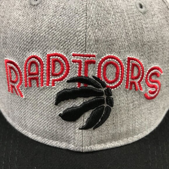 New Era 9Twenty Toronto Raptors Youth Hat - Picture 2 of 11